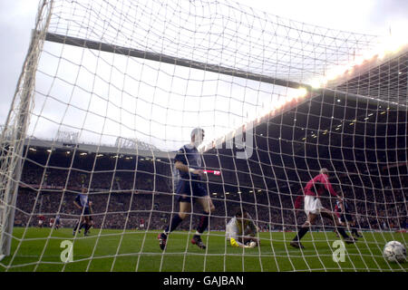 Fußball - FA Barclaycard Premiership - Manchester United gegen Arsenal Stockfoto