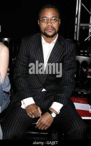 Cuba Gooding Jnr auf der Vivienne Westwood Red Label London Fashion Week Herbst/Winter 2008 Show, die im Old Sorting Office in Holborn, im Zentrum von London, stattfindet. Stockfoto