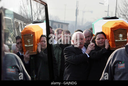 Brendan Hughes Beerdigung Stockfoto