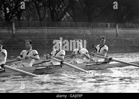 Rudern - 98. Regatta - Universität Oxford V Cambridge University Stockfoto