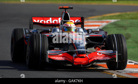 Formel-1-Autorennen - Großer Preis Von Australien - Rennen - Albert Park. McLaren Lewis Hamilton während des Formel 1, Australian, Grand Prix im Albert Park, Melbourne, Australien. Stockfoto