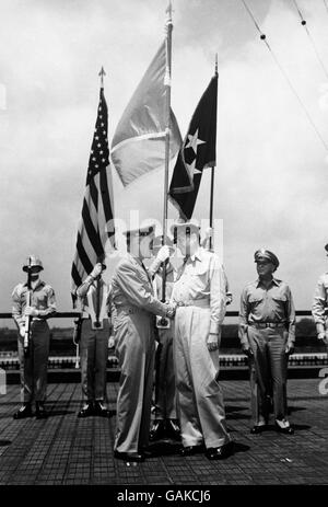 Krieg - Korea-Krieg - MacArthur unter UN-Flagge Stockfoto