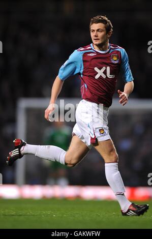 Fußball - Barclays Premier League - West Ham United / Portsmouth - Upton Park. George McCartney, West Ham United Stockfoto