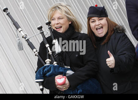 Dawn French und Jennifer Saunders bewerben ihre Still Alive 2008 Tour, beim SECC in Glasgow. Stockfoto