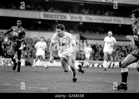 Fußball - heute Liga Division One - Tottenham Hotspur gegen Nottingham Forest. Clive Allen, Tottenham Hotspur Stockfoto