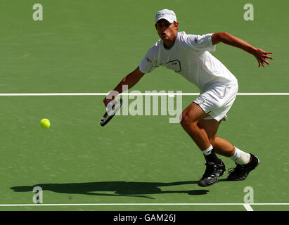 Tennis - Australian Open - Tag 6.. Andy Roddick (USA) in Aktion während seines Spiels gegen Fernando Vicente (ESP) Stockfoto