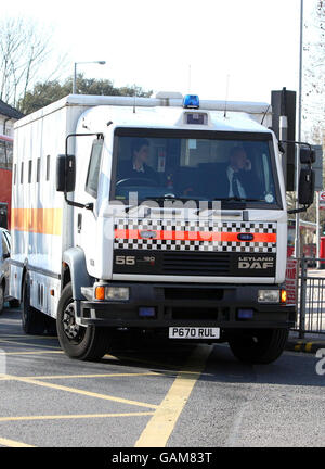 Trio vor Gericht angeklagt Bombenanschläge von London Stockfoto