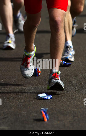 Leichtathletik - Flora London Marathon 2008. Die Teilnehmer nehmen am Flora London Marathon 2008 Teil. Stockfoto