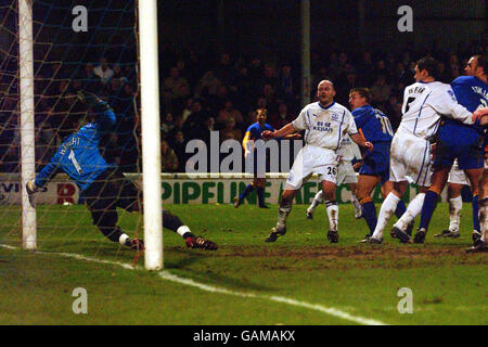 Nigel Jemson von Shrewsbury Town steht im Siegtreffer Everton Stockfoto