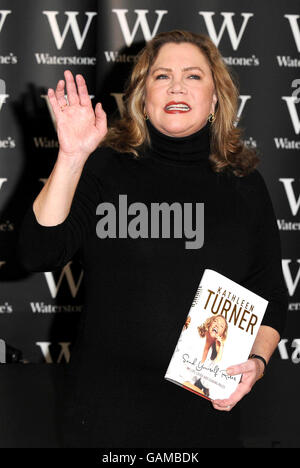 Kathleen Turner Signierstunde - London Stockfoto