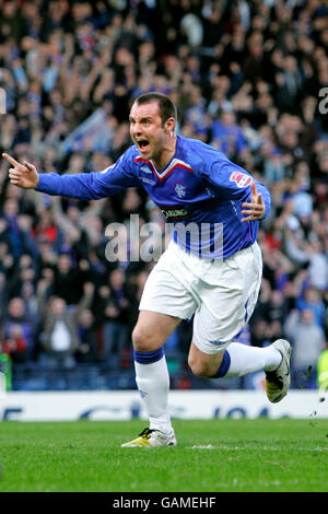 Fußball - CIS Insurance Cup Finale - Dundee United gegen Rangers - Hampden Park. Kris Boyd von den Rangers feiert das Tor zum Equalizer, um es 1-1 zu machen Stockfoto