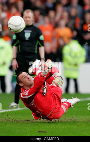 Fußball - CIS Insurance Cup Finale - Dundee United gegen Rangers - Hampden Park. Torhüter der Rangers Allan McGregor spart beim Elfmeterschießen Stockfoto