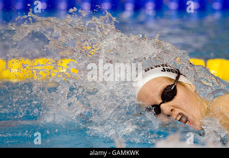 Joanne Jackson absolviert in der 400 Meter Freistil der Frauen während der British Swimming Trials bei Ponds Forge in Sheffield. Stockfoto