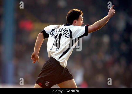 Fußball - AXA FA Cup - Fünfte Runde - Fulham gegen Burnley. Fulham's Steed Malbranque feiert das Tor zum Ausgleich Stockfoto