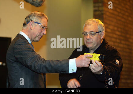 Prince Of Wales besucht Polizeistation Charing Cross Stockfoto