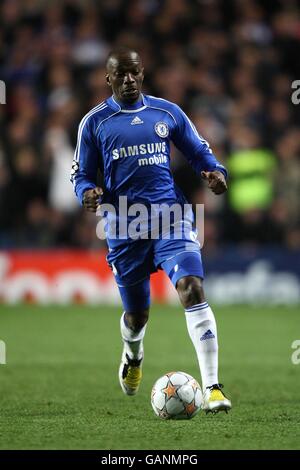 Fußball - UEFA Champions League - Viertelfinale - zweite Etappe - Chelsea gegen Fenerbahce - Stamford Bridge. Claude Makelele, Chelsea Stockfoto