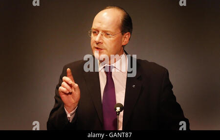 John Swinney, Kabinettsminister für Finanzen und nachhaltiges Wachstum, spricht im Eden Court Theatre in Inverness, Schottland, über die Konferenz des Scottish Trades Union Congress (STUC). Stockfoto