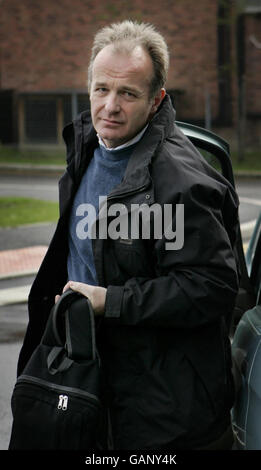 David Chenery-Wickens, 51, Ehemann der vermissten TV-Make-up-Künstlerin Diane Chenery-Wickens, kommt im Eastbourne Custody Center an, um auf die Kaution der Polizei zu antworten. Stockfoto