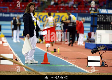 Leichtathletik - Norwich Union World Indoor Trials & AAAs Championships - Birmingham. Ein Athletics Official Stockfoto