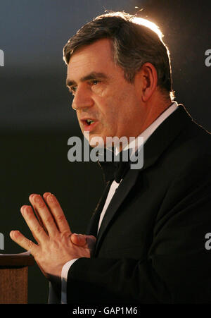 Großbritanniens Premierminister Gordon Brown spricht bei einem Galadinner im Rahmen der USNI-Investitionskonferenz im Hillsborough Castle in Co Down. Stockfoto