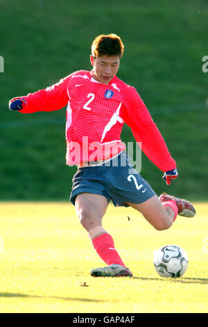 Fußball - freundlich - Nottingham Forest Academy / Korea unter 21 Jahren. Chi-Gon Kim, Korea Stockfoto