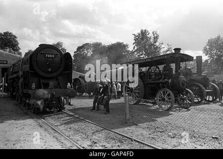 Die riesige Britannia 7p Pacific Lokomotive 'Oliver Cromwell' No.70013, gesehen im Dampfmuseum in der Bressingham Hall, Diss in Norfolk. Stockfoto