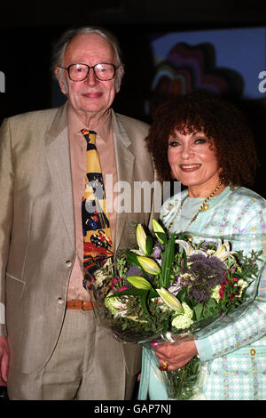 Foto von Humphrey Lyttelton mit Jazzsängerin Cleo Laine. Lyttelton ist gestorben, wurde heute Abend bekannt gegeben. Stockfoto