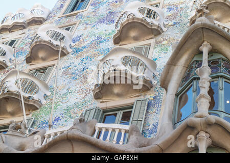 Casa Batllo in Barcelona, Spanien. Dieses berühmte Gebäude wurde von Antoni Gaudi entworfen und zählt zu den meistbesuchten der Stadt Stockfoto