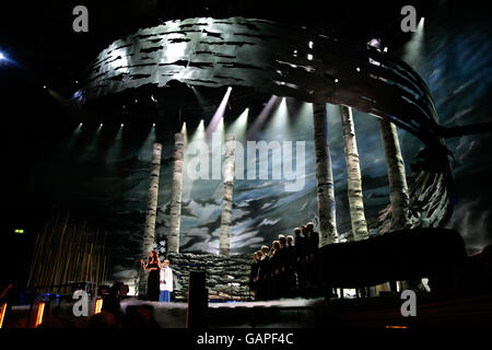 Sarah Brightman auf der Bühne während der Classical Brit Awards 2008, die in der Royal Albert Hall in West London stattfinden. Stockfoto