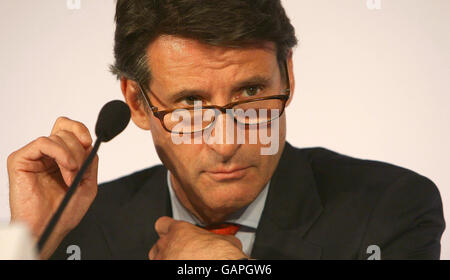 London 2012 Chairman Sebastian Coe, abgebildet auf einer Pressekonferenz der Koordinierungskommission des Internationalen Olympischen Komitees für die Londoner Spiele 2012 im Hilton Hotel, London. Stockfoto