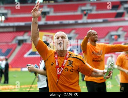 Fußball - Coca-Cola Football League Championship - Play Off - Finale - Hull City gegen Bristol City - Wembley Stadium. Dean Windass von Hull City feiert nach dem Spiel Stockfoto