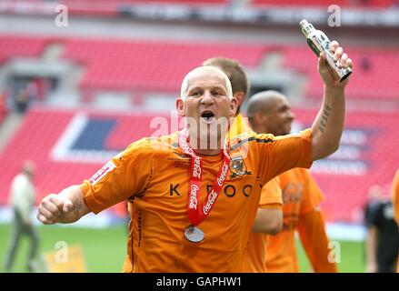 Fußball - Coca-Cola Football League Championship - Play Off - Finale - Hull City gegen Bristol City - Wembley Stadium. Dean Windass von Hull City feiert nach dem Spiel Stockfoto