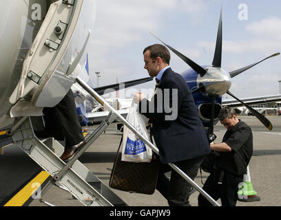 Fußball - Rangers Glasgow Flughafen verlassen Stockfoto