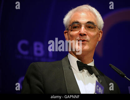 Schatzkanzler Alistair Darling hält eine Rede beim jährlichen Dinner der britischen Industrie im Zentrum von London. Stockfoto