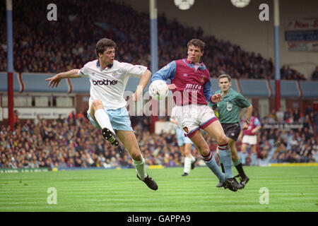 Fußball - FA Premier League - Aston Villa V Manchester City - Park der Villa Stockfoto