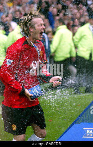 Fußball - FA Barclaycard Premiership - Everton / Manchester United. David Beckham von Manchester United feiert den Sieg der Barclaycard Premiership Stockfoto