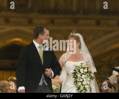 Peter Phillips, der älteste Enkel von Queen Elizabeth II und Canadian Autumn Kelly, verlassen die St. George's Chapel in Windsor, England, nach ihrer Hochzeitszeremonie. Stockfoto