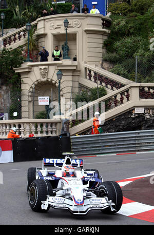 Formel-1-Autorennen - Großer Preis Von Monaco - Qualifikation - Monte Carlo. Robert Kubica im BMW sauber geht beim Qualifying in Monte Carlo, Monaco, um die Lowes-Haarnadel. Stockfoto