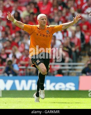 Fußball - Coca-Cola Football League Championship - Play Off - Finale - Hull City gegen Bristol City - Wembley Stadium. Dean Windass von Hull City feiert das Tor zum Eröffnungstreffer des Spiels Stockfoto