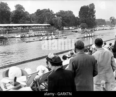 Rudern - Henley Royal Regatta. Gesamtansicht des Rennens Stockfoto