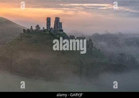 Corfe Castle Morgen Stockfoto