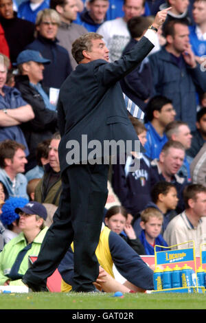 Fußball - FA Barclaycard Premiership - Birmingham City / West Ham United. Trevor Brooking, Hausmeister von West Ham United Stockfoto