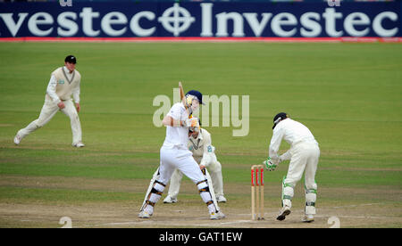 Cricket - zweites npower-Testspiel - Tag vier - England - Neuseeland - Old Trafford Cricket Ground. Der englische Kevin Pietersen im Kampf gegen Neuseeland. Stockfoto