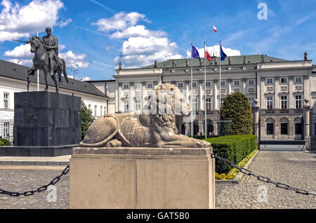 Denkmal für Prinz Jozef Poniatowski vor dem Präsidentenpalast - Warschau, Polen. Stockfoto