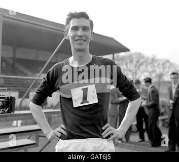 Stan Vickers, der 20,000-Meter-Wanderer, der bei den Olympischen Spielen in Rom die Bronzemedaille gewann. Stockfoto