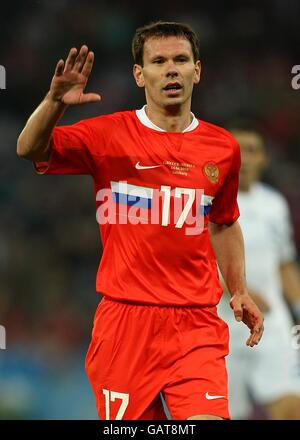 Fußball - UEFA-Europameisterschaft 2008 - Gruppe D - Griechenland - Russland - Wals Siezenheim Stadium. Konstatin Zyryanov, Russland Stockfoto