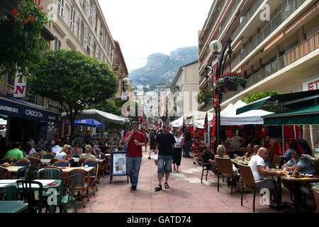 Reise - Blick Auf Die Stadt - Monaco. Gesamtansicht einer Straßenszene in Monaco während des Grand Prix-Wochenendes Stockfoto