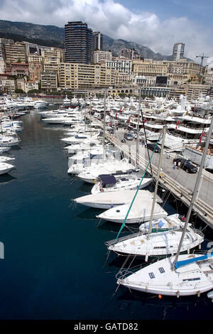 Reise - Blick Auf Die Stadt - Monaco. Gesamtansicht des Hafens von Monaco während des Grand Prix-Wochenendes Stockfoto