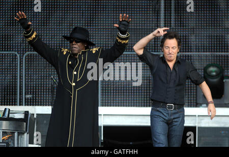 Bruce Springsteen konzertiert im Emirates Stadium im Nordosten Londons. Stockfoto