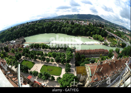 Reisestand - Schweiz - Bern. Blick nach Süden über die Aare vom Berner Münster Stockfoto